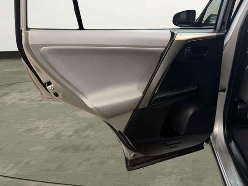 Used 2013 Toyota RAV4 XLE image 18