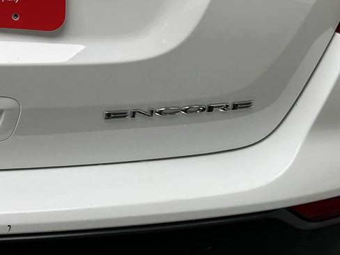 Certified 2018 Buick Encore Preferred FWD image 27