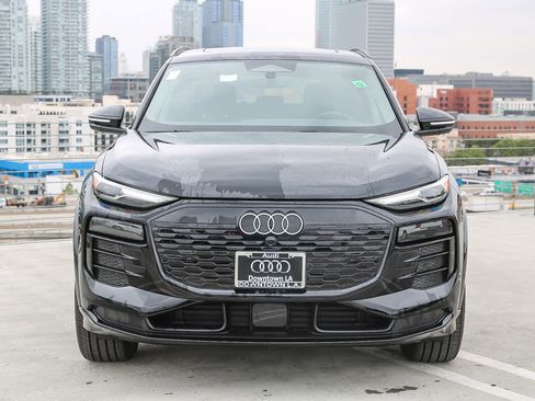 Used 2025 Audi Q6 e-tron Premium w/ Convenience Package image 2