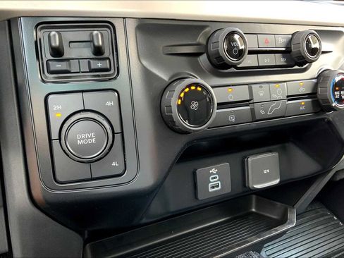 New 2026 Ford F250 XL w/ XL Chrome Package image 18