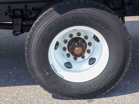 Used 2023 Ford F650 2WD Regular Cab Super Duty image 16