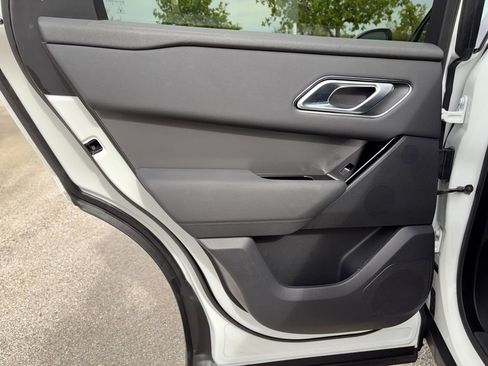 Used 2025 Land Rover Range Rover Velar Dynamic SE image 27