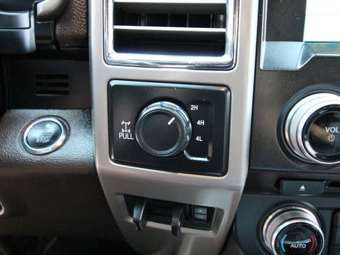 Used 2017 Ford F250 King Ranch w/ FX4 Off-Road Package AWD/4WD image 34