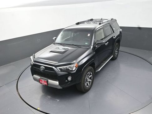 Certified 2018 Toyota 4Runner TRD Off-Road w/ Wilderness Package AWD/4WD image 25