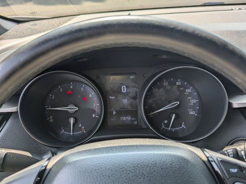 Used 2019 Toyota C-HR XLE FWD image 14