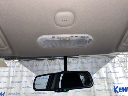 Used 2015 Nissan Versa Note SV image 23