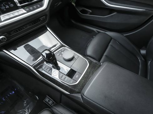 Used 2022 BMW 330i Sedan w/ Premium Package image 12