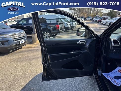 Used 2015 Jeep Grand Cherokee Laredo w/ Quick Order Package 23E image 19