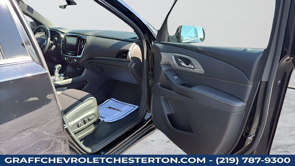 Used 2023 Chevrolet Traverse LT w/ Rear Camera Mirror Package AWD/4WD image 23