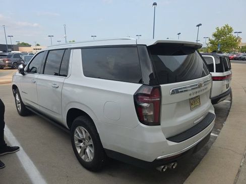 Used 2023 Chevrolet Suburban Premier AWD/4WD image 4