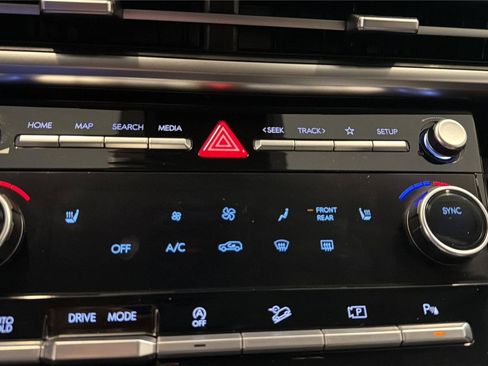 Certified 2025 Hyundai Santa Fe SEL FWD image 18