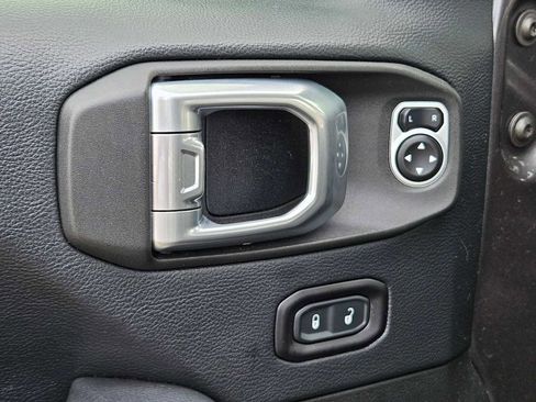 Used 2018 Jeep Wrangler Unlimited Rubicon image 17