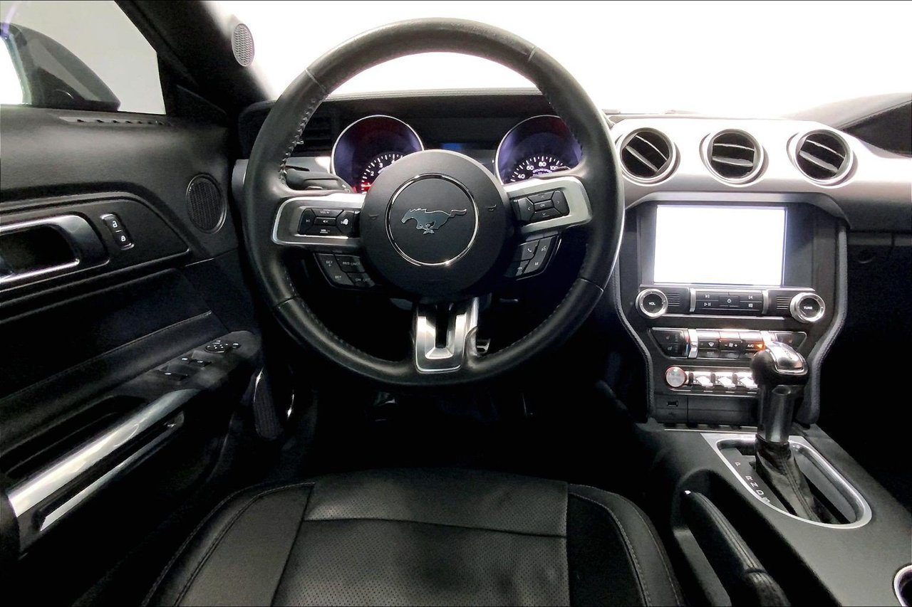 Used 2019 Ford Mustang Premium RWD image 4