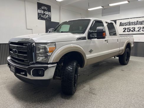 Used 2013 Ford F250 Lariat w/ Chrome Pkg image 6