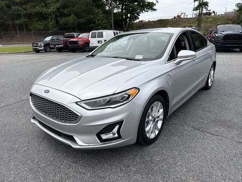 Used 2019 Ford Fusion Energi Titanium FWD image 3