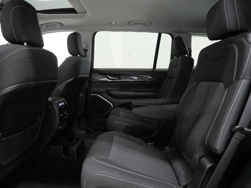 Used 2022 Jeep Grand Cherokee L Laredo w/ Luxury Tech Group I AWD/4WD image 25