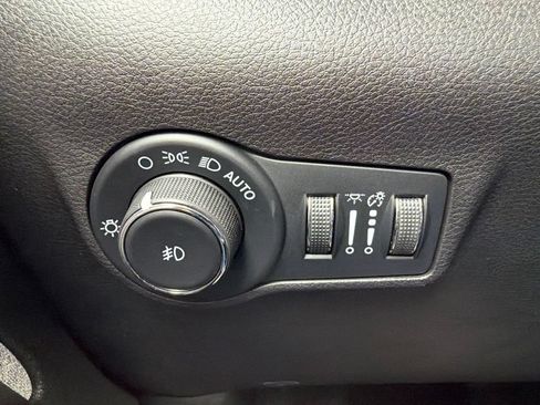 Used 2023 Jeep Compass Latitude w/ Convenience Group AWD/4WD image 26