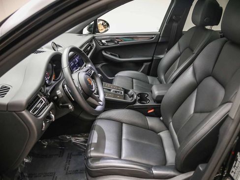 Certified 2026 Porsche Macan AWD/4WD image 21
