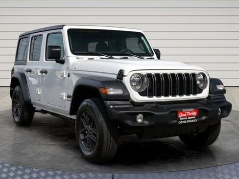 Used 2025 Jeep Wrangler Unlimited Sport AWD/4WD image 1