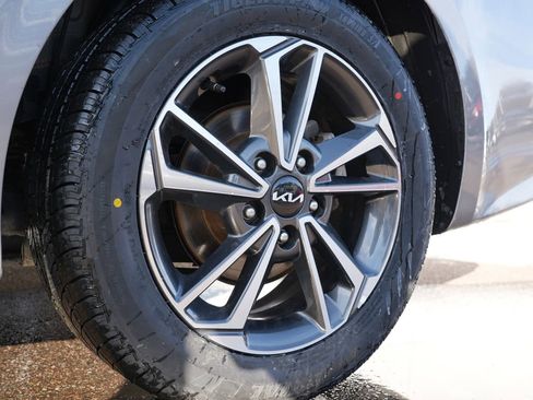 Used 2022 Kia Forte LXS image 34