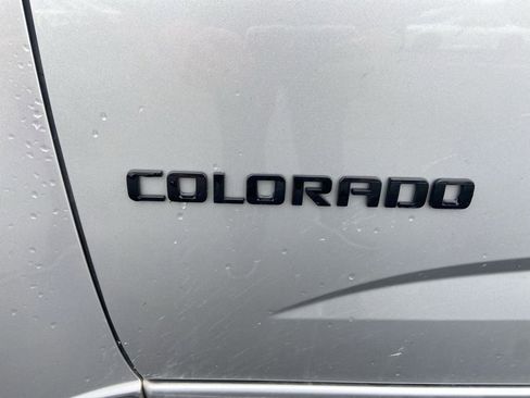 Used 2016 Chevrolet Colorado LT AWD/4WD image 12