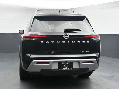 Used 2023 Nissan Pathfinder SL AWD/4WD image 7
