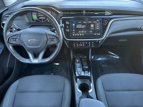 Used 2022 Chevrolet Bolt EUV LT w/ Comfort Package image 16