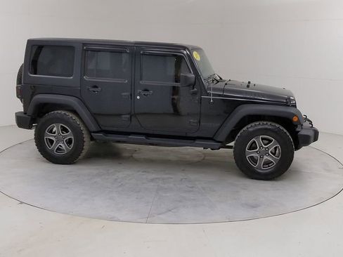 Used 2017 Jeep Wrangler Unlimited Sport image 11