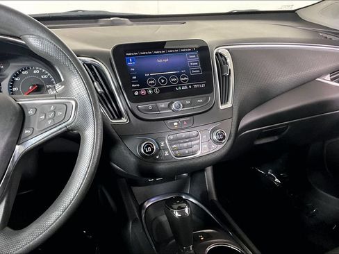 Used 2020 Chevrolet Malibu LT FWD image 5
