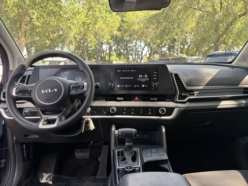 Used 2025 Kia Sportage LX FWD image 31
