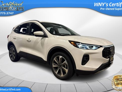 Used 2024 Ford Escape Platinum image 3