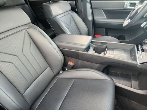 Certified 2025 Hyundai Santa Fe SEL image 9