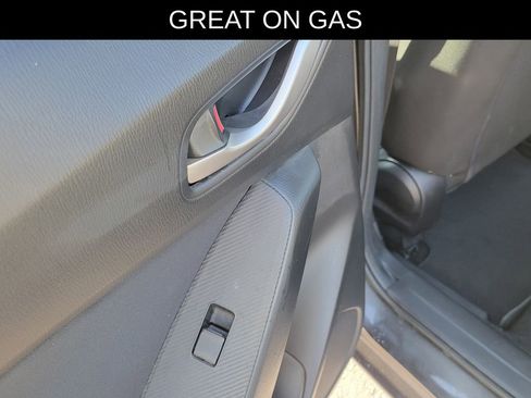 Used 2016 MAZDA MAZDA3 i Touring w/ Popular Equipment Package image 13