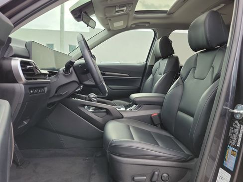Used 2025 Kia Telluride S FWD image 18