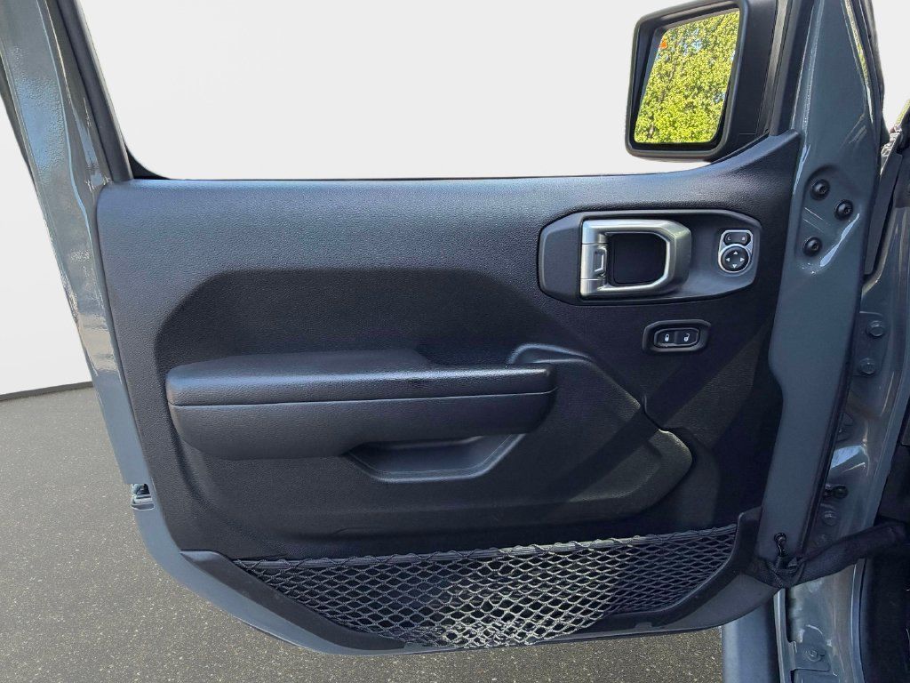 Used 2021 Jeep Wrangler Unlimited Sport AWD/4WD image 12