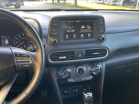 Used 2019 Hyundai Kona SEL image 6