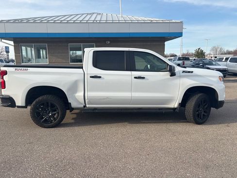 Used 2024 Chevrolet Silverado 1500 LT Trail Boss w/ Convenience Package II image 11