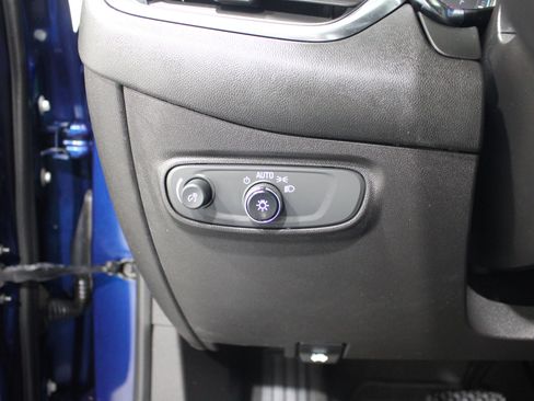 Used 2022 Chevrolet Equinox LT FWD image 10