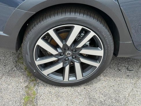 New 2025 Volvo V90 B6 Cross Country Plus w/ Protection Package Premier image 4