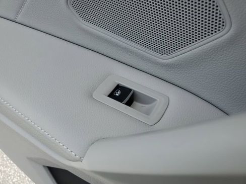 Certified 2024 Volkswagen Tiguan SE FWD image 16