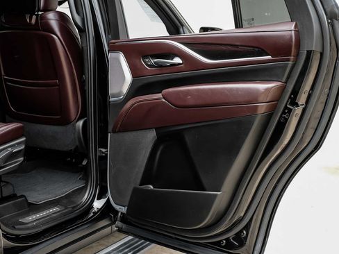 Used 2021 Cadillac Escalade Sport Platinum w/ Heavy-Duty Trailer Package AWD/4WD image 44