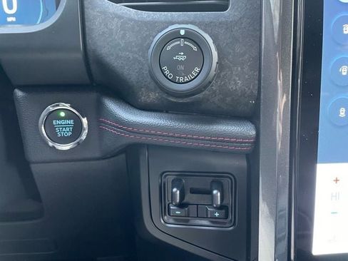 Used 2024 Ford Expedition Max Limited image 18