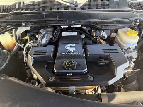 Used 2019 RAM 2500 Laramie w/ Night Edition image 7