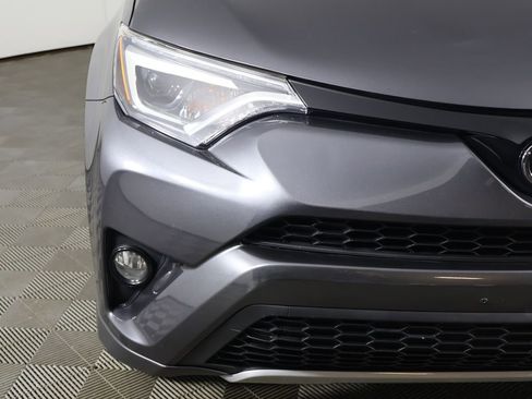 Used 2018 Toyota RAV4 SE w/ All Weather Liner Package AWD/4WD image 13