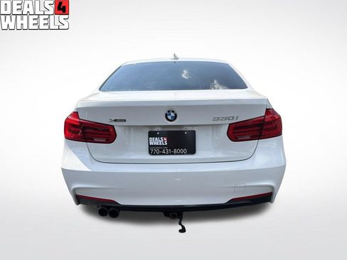 Used 2017 BMW 330i xDrive Sedan AWD/4WD image 4