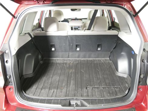 Used 2017 Subaru Forester 2.5i Premium image 18