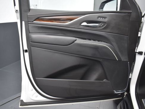 Used 2024 Cadillac Escalade Premium Luxury w/ LPO, Floor Liner Package AWD/4WD image 9