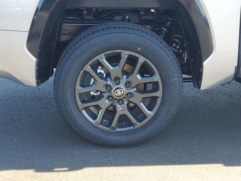 New 2025 Toyota Tundra Platinum image 5