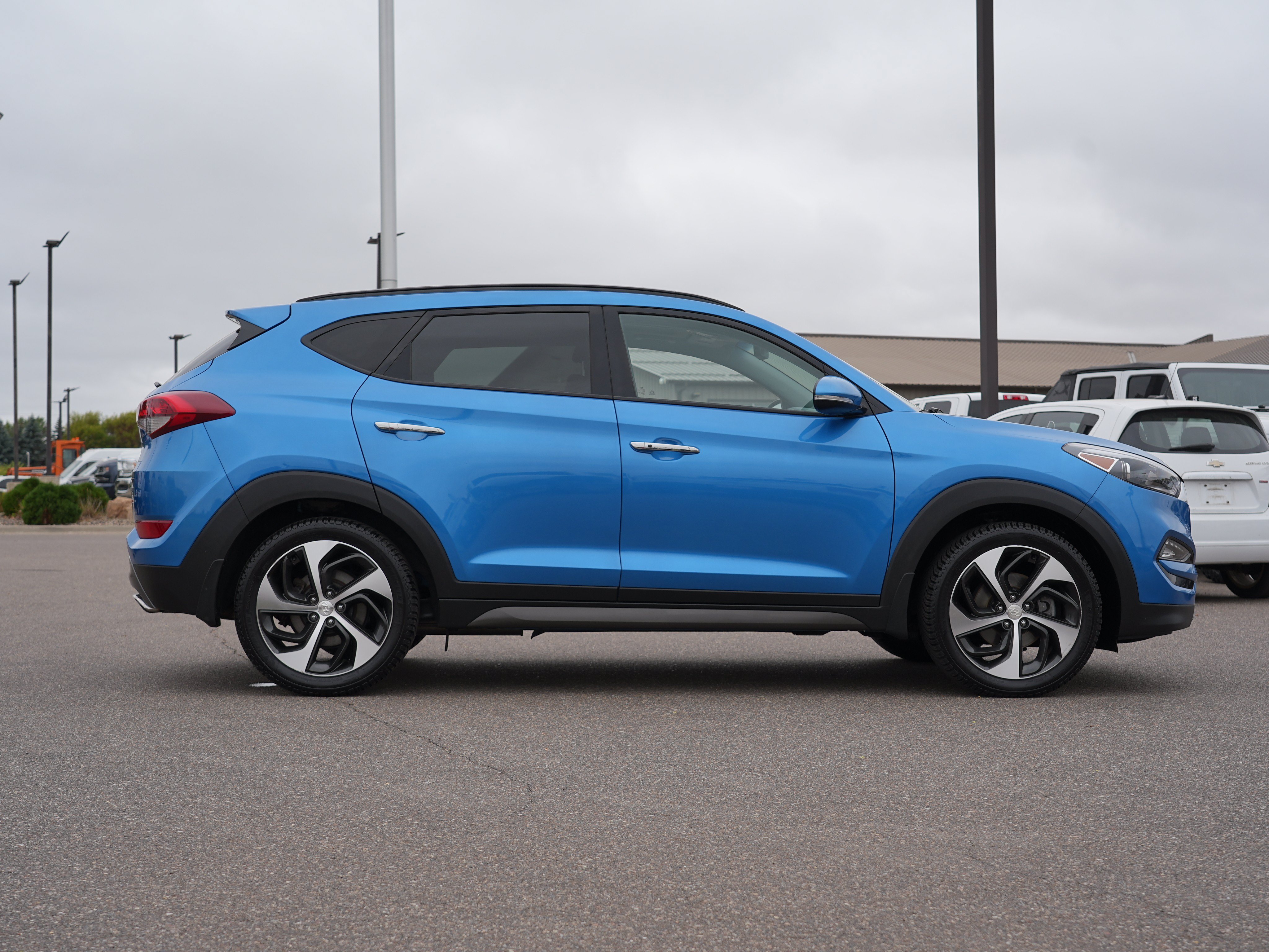 Used 2016 Hyundai Tucson Limited w/ Option Group 03 AWD/4WD image 2