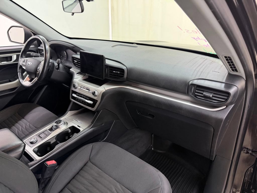 Used 2020 Ford Explorer XLT w/ Comfort Package AWD/4WD image 13